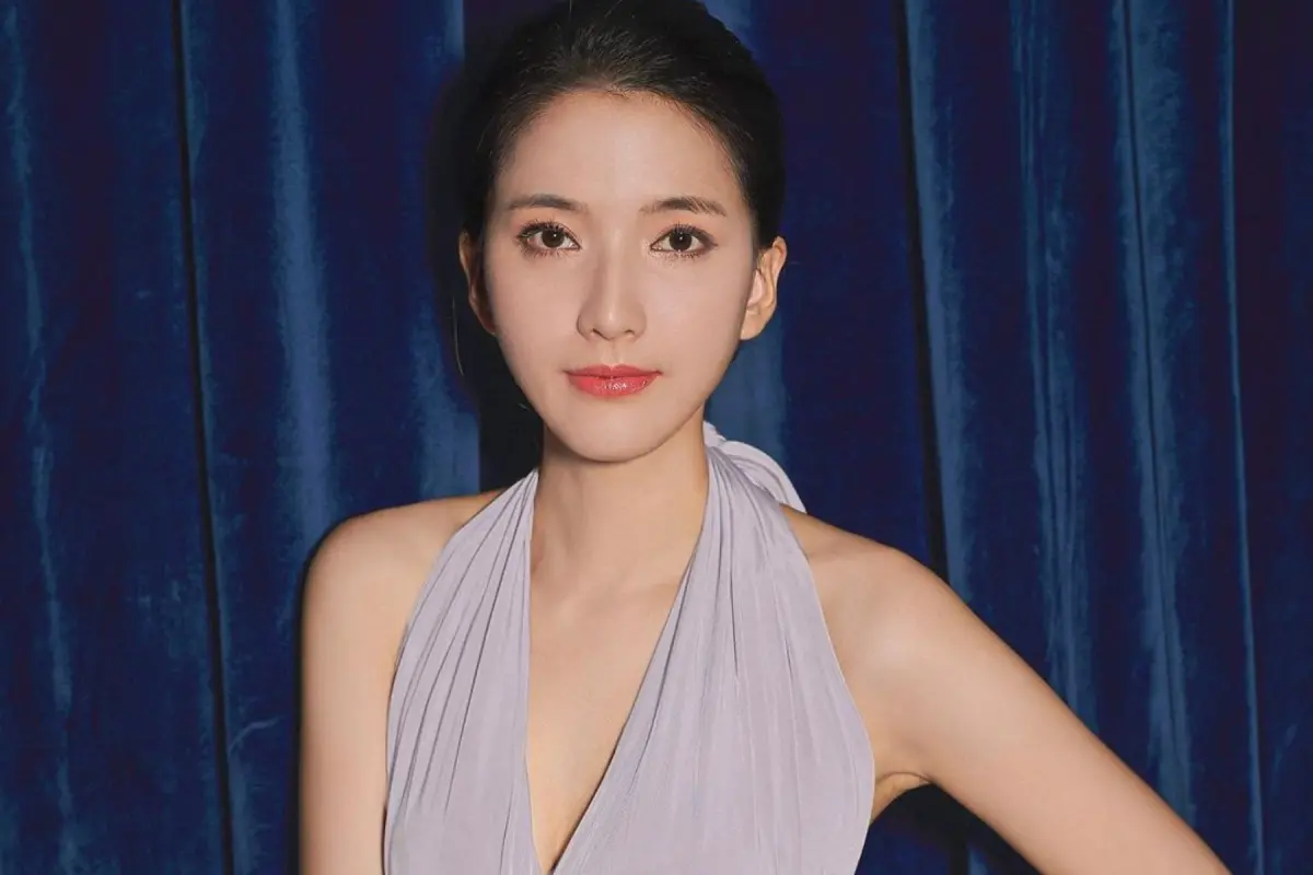 ▲藝人陳匡怡（如圖）日前頻頻上傳與追求者的炫富照，包括名車與珠寶，引發網友質疑行為不尋常。陳沂則點出，或許是她過去形象太過優秀，現在需要試圖尋找自己的存在價值。（圖／陳匡怡IG）