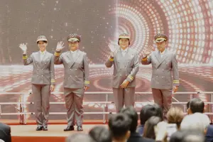 新制服被嫌醜！網諷「北韓聯名款」　台鐵駁：差別極大
