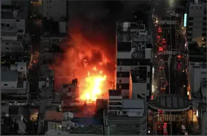 日本不平靜！北九州市商店街大規模火災　民眾嚇：聽見3次爆炸聲
