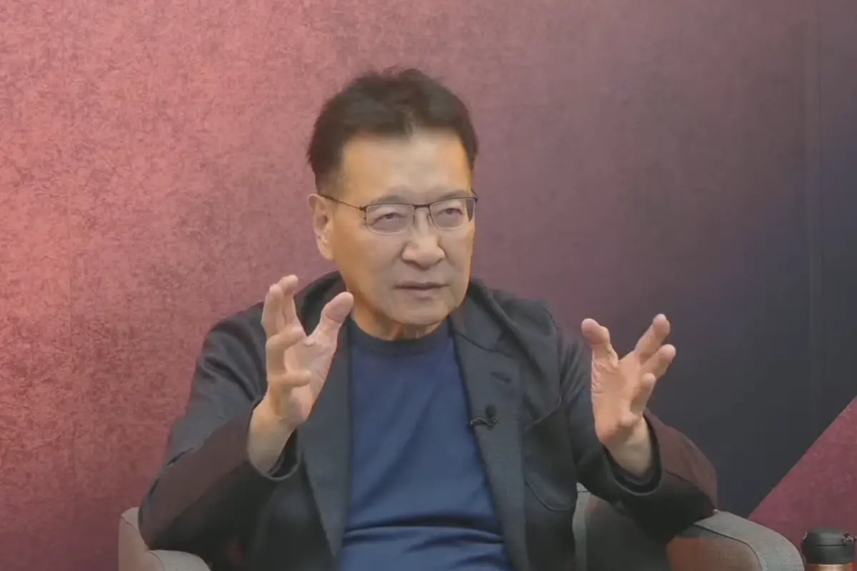 ▲拋聯合政府概念，杯民眾黨副總統候選人吳欣盈酸「不要又來吃豆腐」，國民黨副總統候選人趙少康作出回應。（圖／翻攝自董事長開講YouTube頻道）