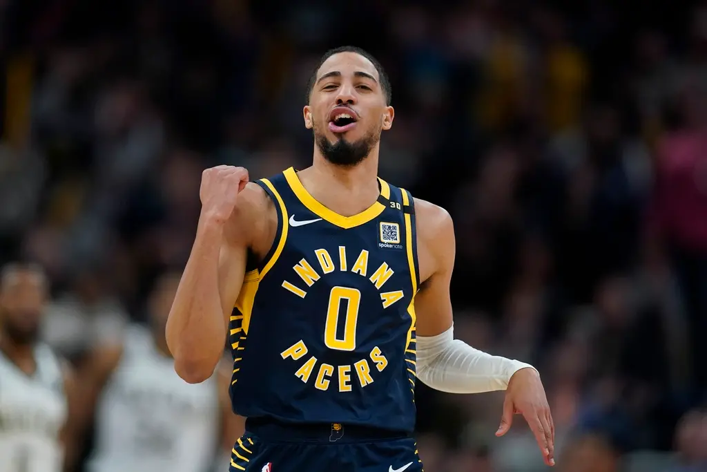 ▲溜馬靠著「新控球之神」Tyrese Haliburton轟下31分12籃板的「雙十表現」，擊敗公鹿。（圖／美聯社／達志影像）