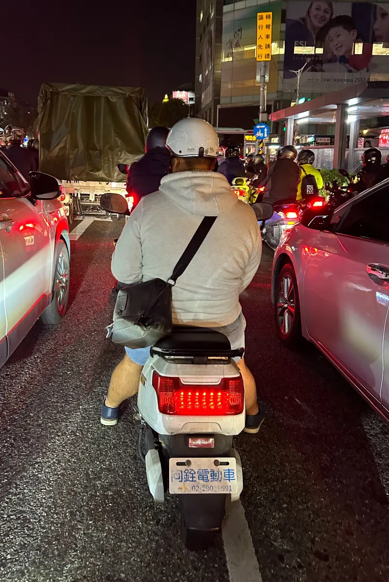 ▲立委林俊憲認為,要等微型電動二輪車全面掛牌以後才能討論三輪車,避免違規亂象重演。(圖/記者李詠平攝)