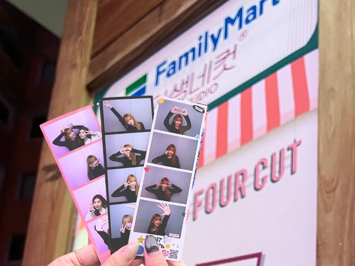 ▲全家將席捲韓國大街小巷的「人生四格」拍貼機，引進台中一中街商圈與逢甲商圈內的兩家店舖中。（圖／全家提供）