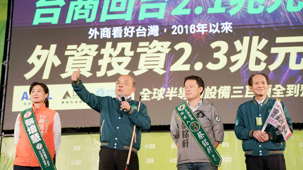 ▲蘇貞昌稱讚民進黨籍的埔里鎮長廖志城（右一）表現比當年的鎮長馬文君好。（圖／蔡銘軒競總提供，2024.01.05）