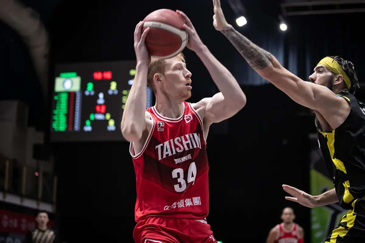 ▲夢想家洋將吉爾貝克大發神威，單場攻下16分、15籃板和8阻攻。（圖／PLG聯盟提供）