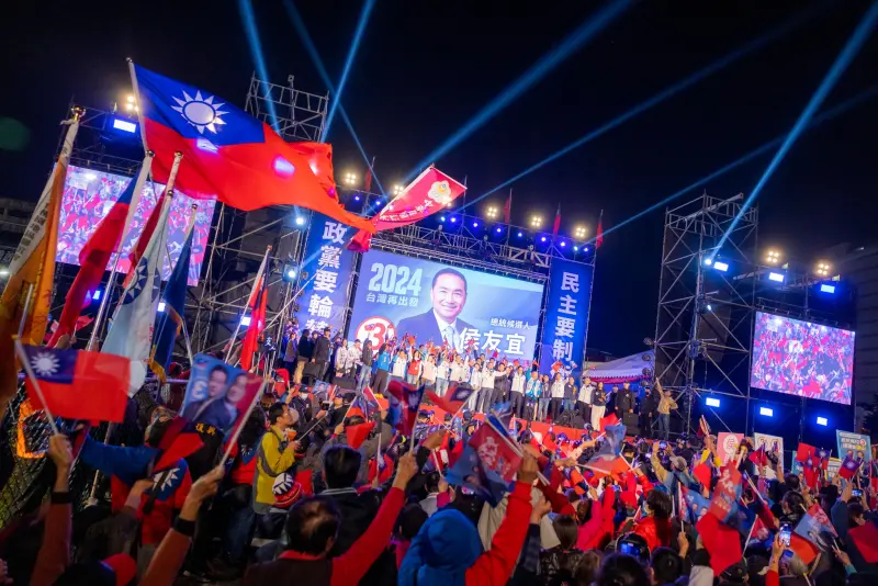 ▲國民黨正副總統候選人侯友宜、趙少康今（7）日在桃園大造勢，十萬名桃園鄉親到場支持。（圖／翻攝自侯友宜臉書）