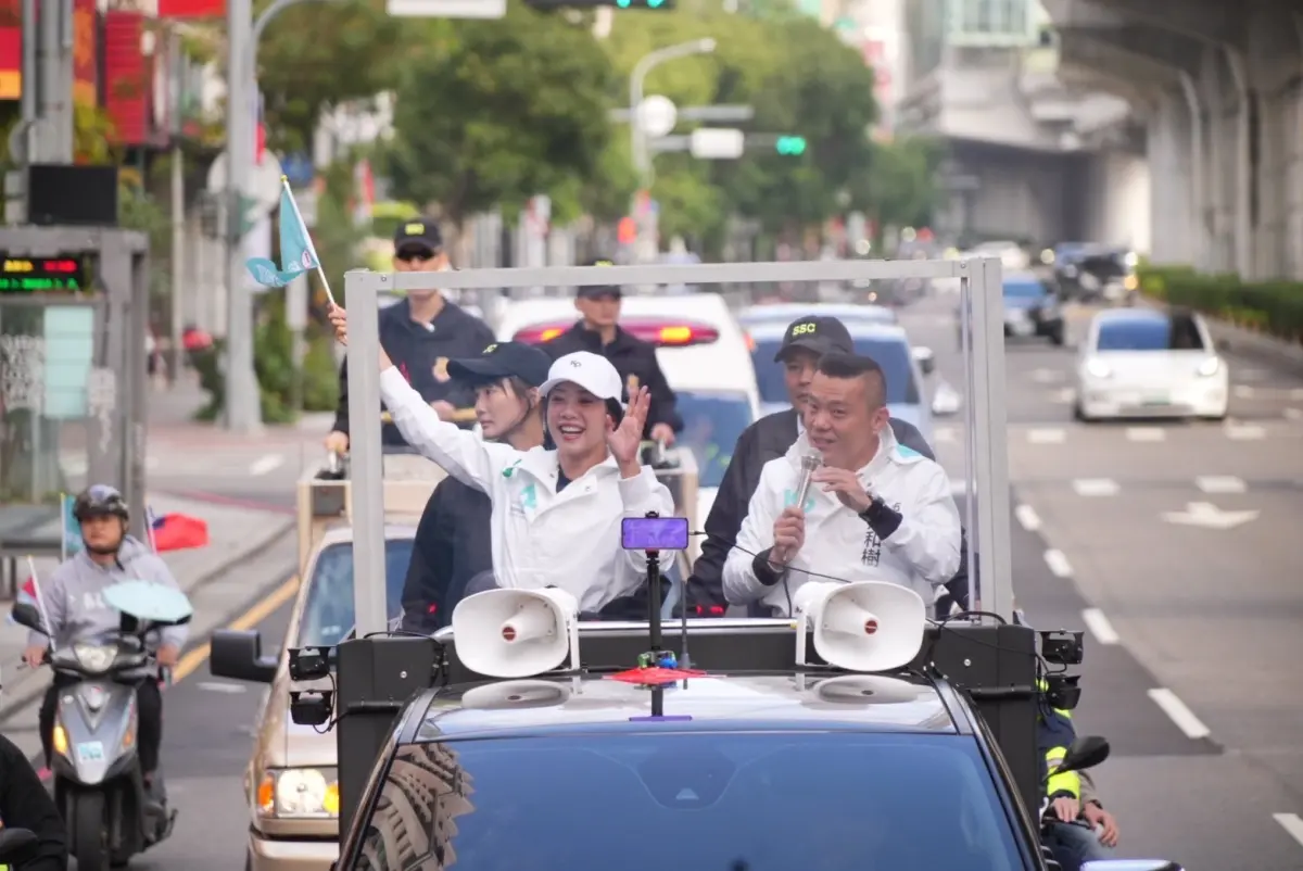 ▲吳欣盈到台中掃街。（圖／民眾黨提供）