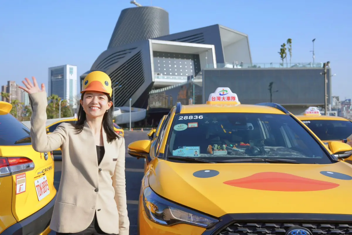 ▲55688集團執行長林念臻表示，今年黃色小鴨相隔10年重返高雄，集團與高雄市政府攜手合作，與活動主角黃色小鴨聯名推出「小鴨計程車」。（圖／55688集團提供）