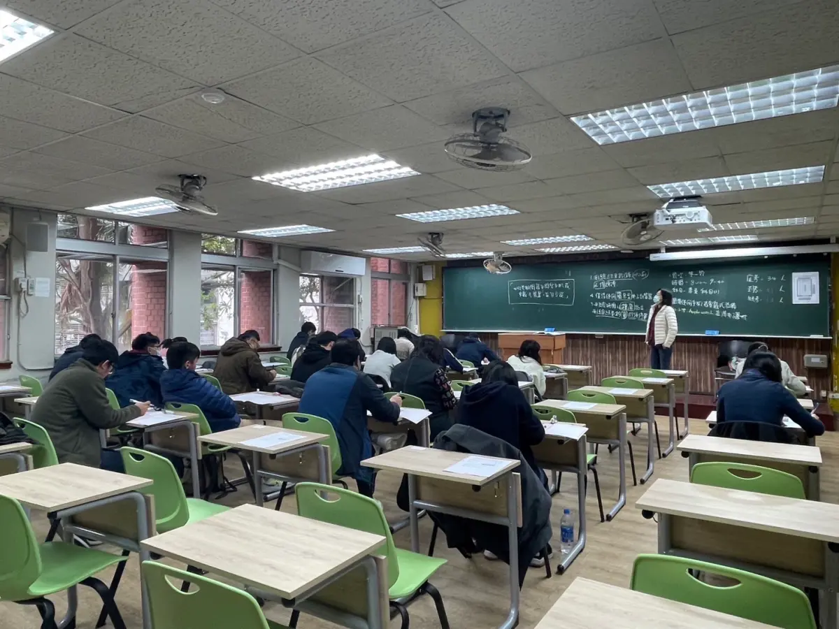 ▲中華郵政公開招甄選1021名人員，其中月薪起薪最高達5萬3480人，吸引2萬多人報名，今（7）日進行第一試筆試。（圖／中華郵政提供）