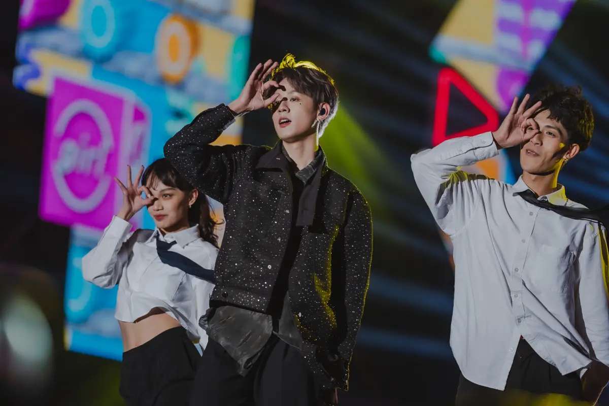 ▲歌手洪暐哲連趕2場跨年壓力大，引發「前庭神經炎」。（圖／年代娛樂提供）