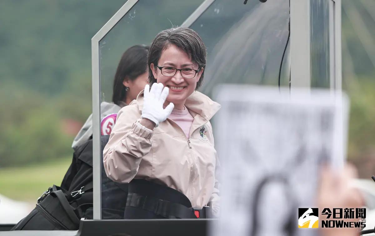 ▲民進黨副總統候選人蕭美琴，於上午陪同總統蔡英文投完票後，前往新北永和永平國小投票，不料疑似因為有點緊張，發現竟然忘記攜帶身分證。（圖／記NOWnews資料照）