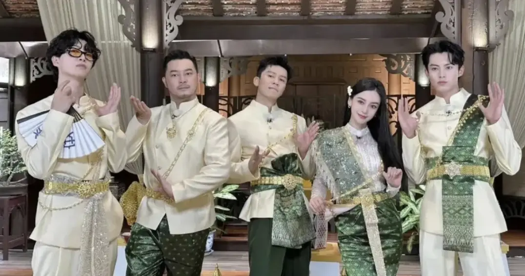 ▲泰國政府今年設定中國旅客目標人數為800萬名。圖為中國綜藝節目《奔跑吧》在泰國工作的照片。（圖／翻攝自微博）