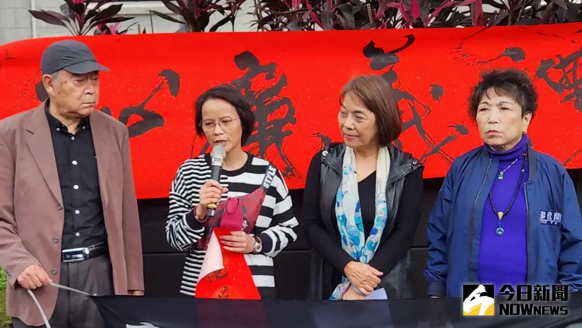 ▲北一女國文教師區桂芝（左2）轉發兩岸徵文大賽資訊給學生，遭檢舉並被陸委會認定涉及違法。（圖／NOWnews資料照片）