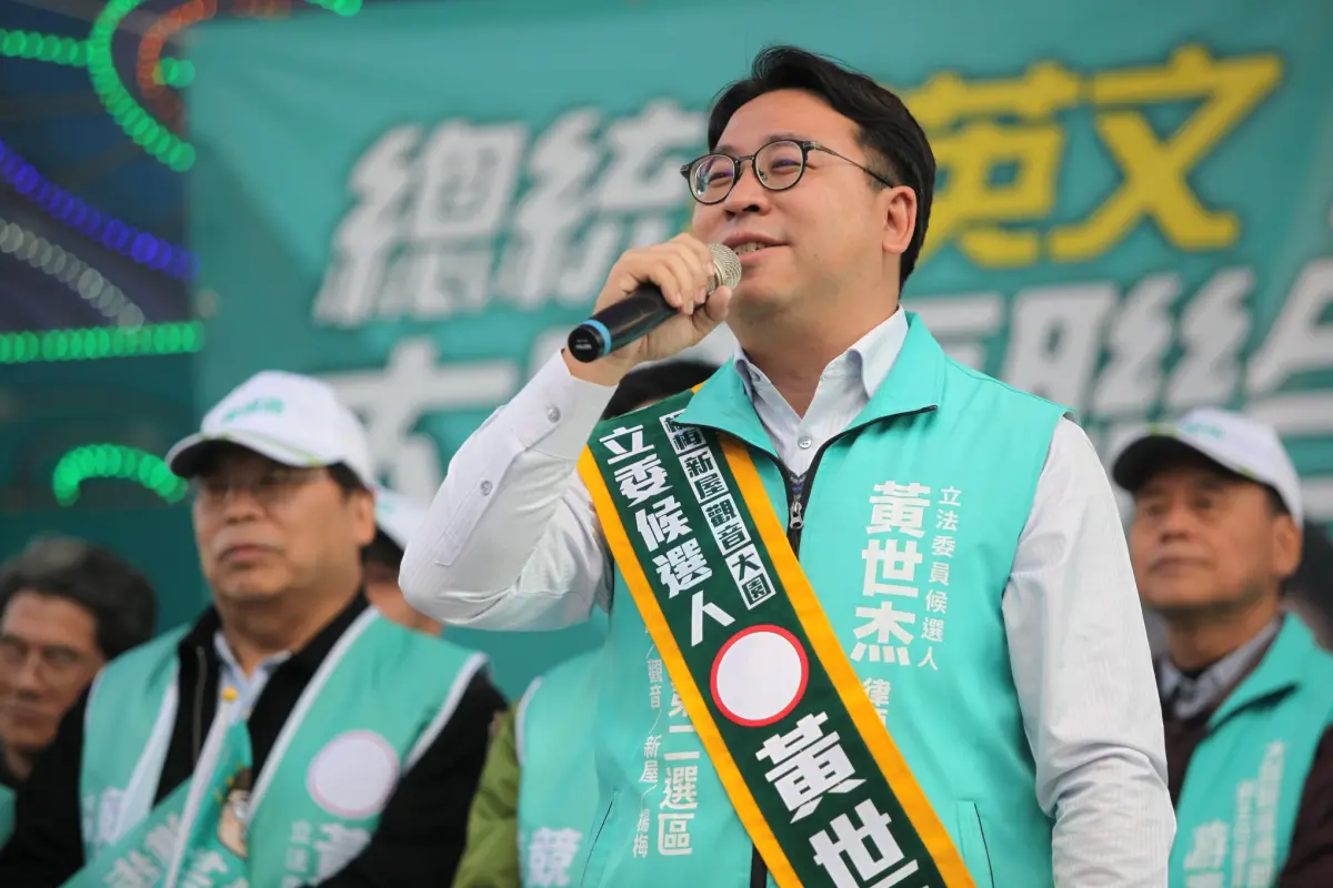 ▲黃世杰說明，SRF電廠議題，現在權責完全在市政府。涂權吉搞不清楚自己議員職權，也不強力質詢主管機關市政府。（圖／翻攝「黃世杰」臉書）