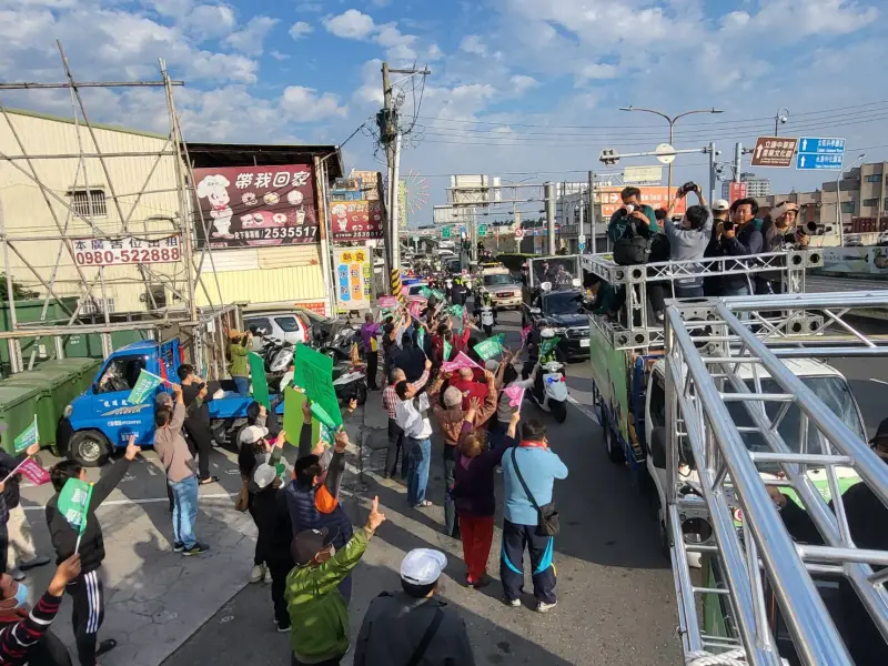 ▲賴清德下午赴台南替林宜瑾輔選,受到民眾熱烈支持。(圖/記者陳佩君攝,2023.01.08)