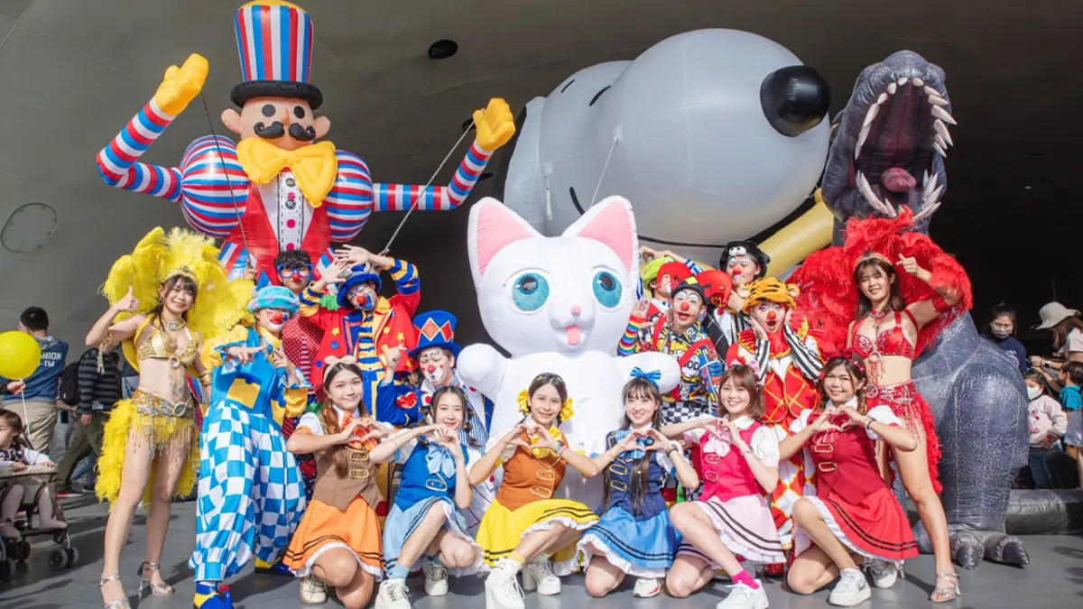 ▲八金童愛節五米高的巨大史努比氣球，是大小朋友排隊搶拍的人氣打卡點。（圖／記者陳美嘉翻攝）