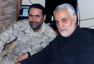 ▲塔維爾與已故的伊朗伊斯蘭革命衛隊指揮官蘇萊曼尼合影。（圖／美聯社／達志影像）