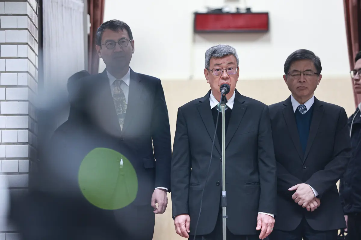 ▲陳建仁今日赴立院針對高端採購合約進行專報，強調無不可告人之事，若單方面違約恐傷害政府信用，衝擊未來疫苗大廠出售意願。（圖／記者葉政勳攝，2024.01.09）