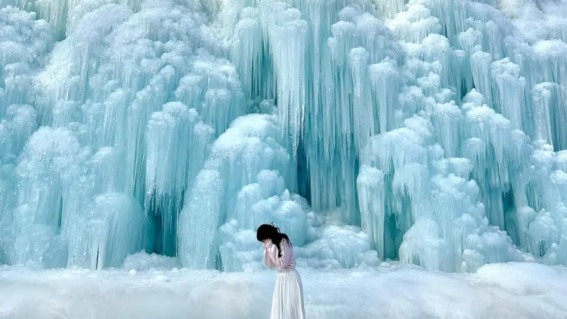 ▲農曆過年出國追雪來回機票「2萬有找」！東京17888元起、大阪19888元起，還有全球冬季行程快閃下殺5折等；雄獅旅遊也有春節旅遊優惠、Club Med行程一次整理。（圖／KKday提供）