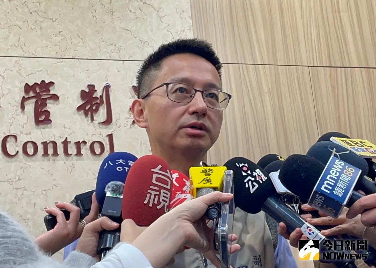 ▲衛福部疾管署副署長羅一鈞說明，目前預估相關疫情未來3週還會持續上升，並在農曆春節前的1月28日至2月3日期間、同時達到高峰。（圖／記者林志怡攝，2024.01.09）