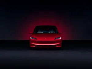特斯拉Model 3煥新版上市！降價3.8萬　9亮點、規格曝：第2季交車
