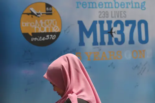 ▲馬航 MH370 客機在從吉隆坡飛往北京的途中失蹤,至今下落不明,被認為是國際民航史上最神秘事件之一。(圖/美聯社/達志影像) ▲馬航 MH370 客機在從吉隆坡飛往北京的途中失蹤,至今下落不明,被認為是國際民航史上最神秘事件之一。(圖/美聯社/達志影像)