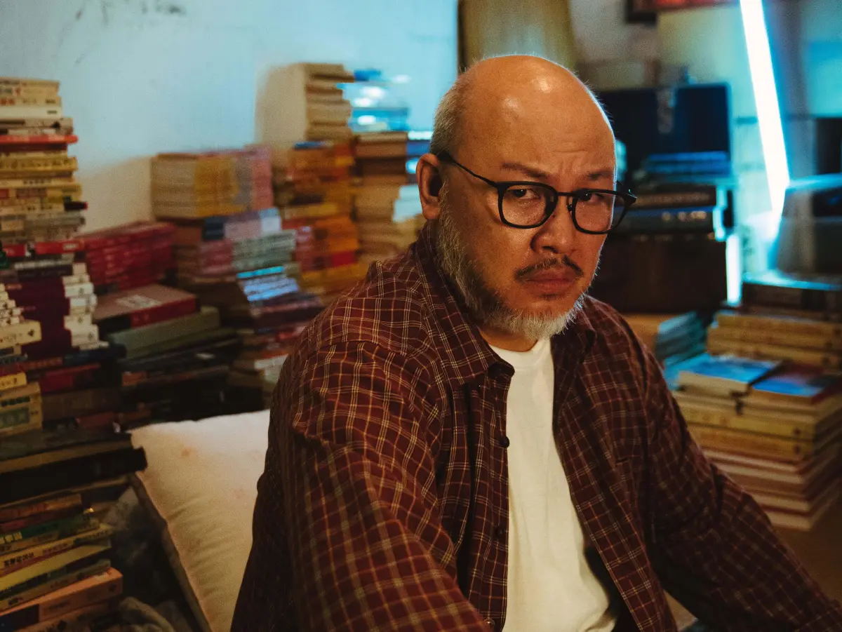 ▲《非殺人小說》劉亮佐演出面臨公司倒閉與離婚危機的出版社編輯。（圖／CATCHPLAY）