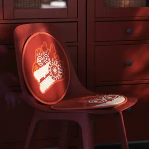 ▲IKEA萌Q大眼龍椅墊，尺寸36 公分，$299/ 2件裝。（圖／IKEA提供）