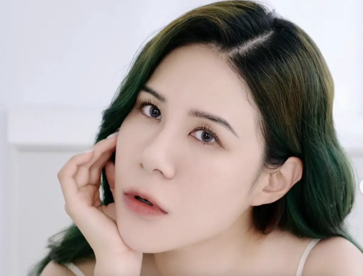 ▲丹妮婊姐今日在Podcast上宣布結婚喜訊，表示自己在美國登記結婚，對方是穩定交往3年多的黑人男友。（圖／翻攝自丹妮婊姐IG）