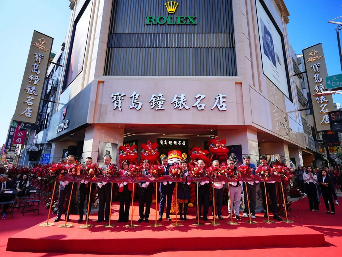 ▲「寶島鐘錶高雄名店」歷經近二年的規劃及工程期、斥資6千萬元，終於完成第三次蛻變，並於今（12）日舉行盛大開幕儀式。（圖／記者陳美嘉翻攝）