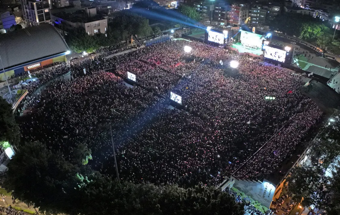 ▲綠營舉辦造勢晚會，主辦單位宣布現場人數突破20萬人。（圖／賴辦提供）
