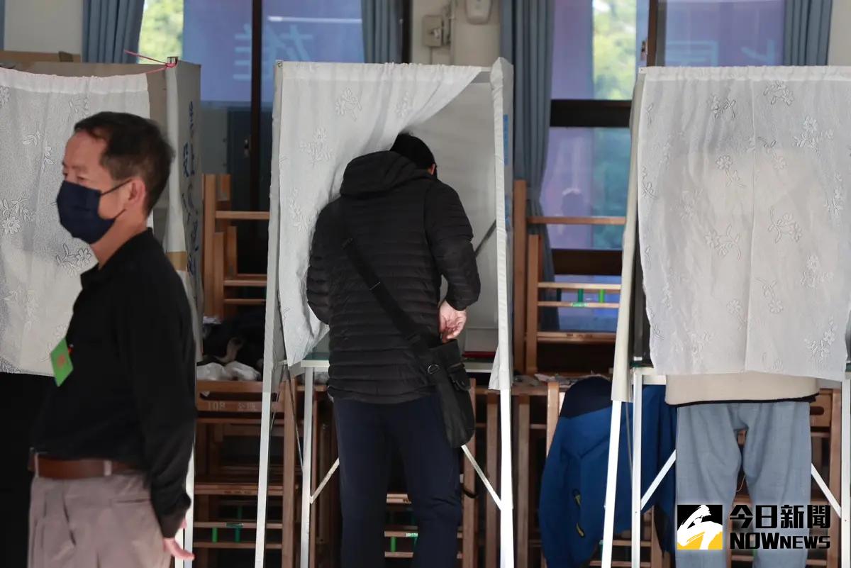 ▲全台各地天氣晴朗吸引不少國人投票，但過程中高雄、台南接連傳出有民眾違反選罷法。（圖／Nownews資料庫）