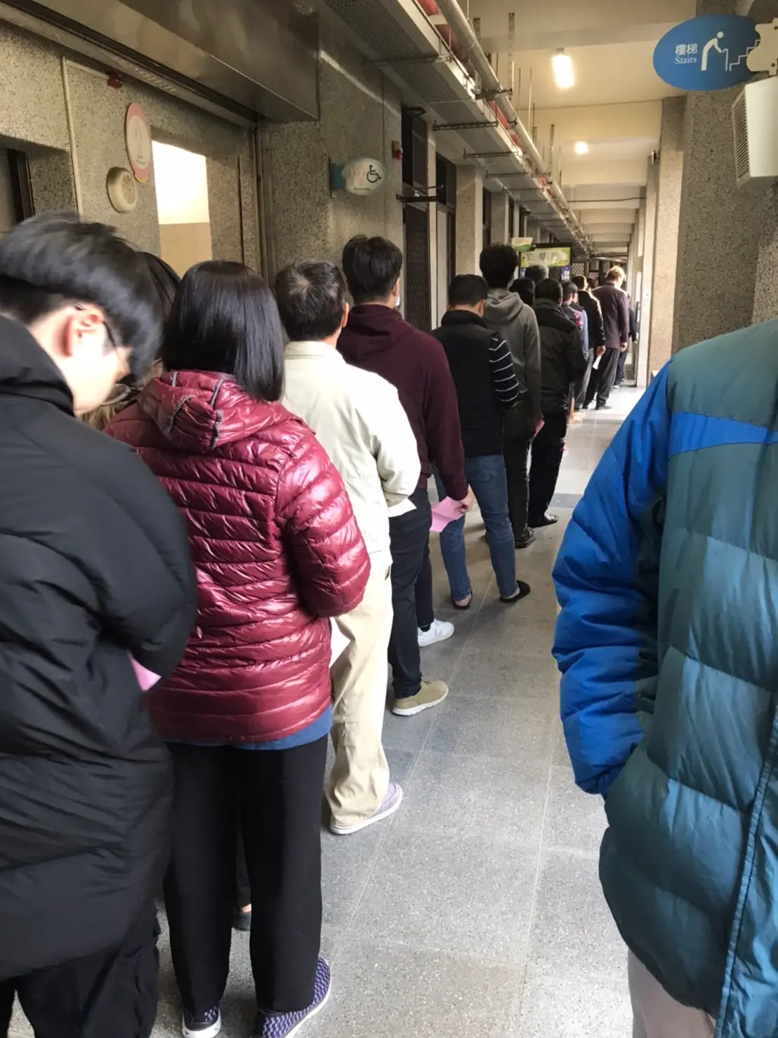 ▲受到好天氣及選舉熱烈影響，投開票所一早就湧入人潮投票(圖／民眾提供2024.1.13)