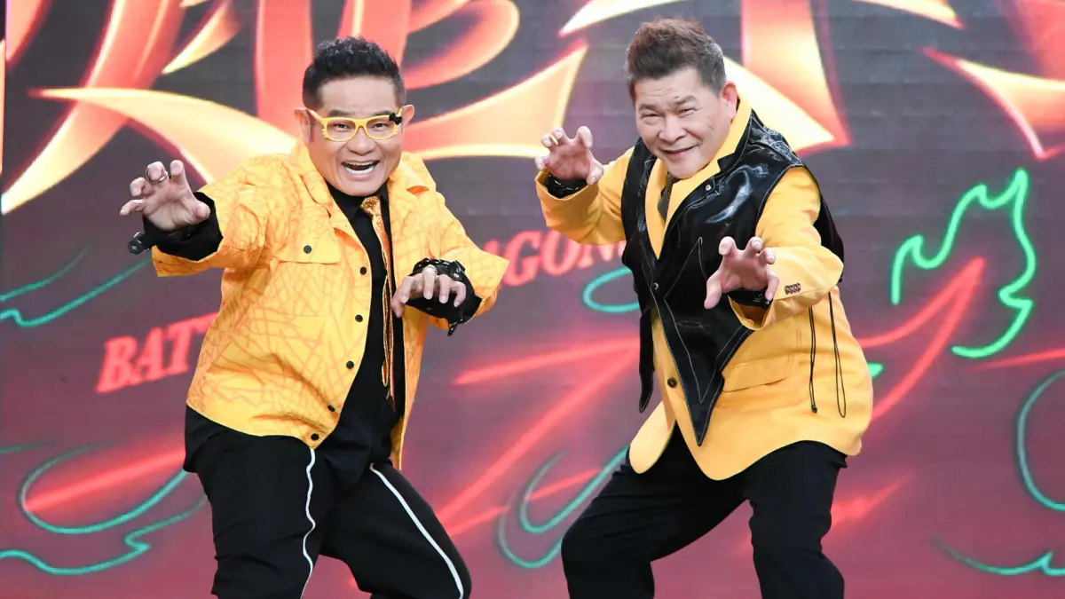 ▲澎恰恰（右）今日與許效舜（左）一同錄製除夕節目，表示6千萬債務努力償還中，一聽到金主林秉文僅回應，「過年的別問我這個啦！」（圖／三立提供）