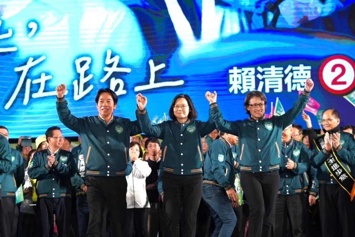 ▲民進黨總統候選人賴清德當選，打破「執政8年」魔咒，但國會卻是3黨不過半窘境，學者曝最慘下場。（圖／賴清德競總提供）