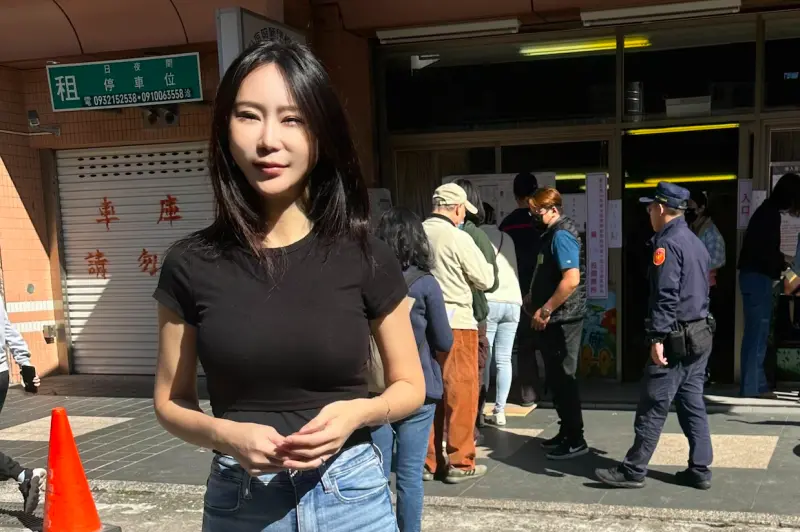 ▲安晨妤趕回台灣投票，火辣穿搭驚喜成為選舉最美風景。（圖／固力狗提供）