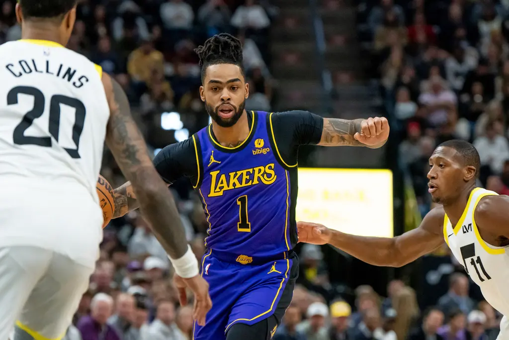 ▲湖人後衛後衛D'Angelo Russell攻下全場最高的39分，但球隊終場還是以125:132落敗，無緣奪回西區第10的位置。（圖／美聯社／達志影像）