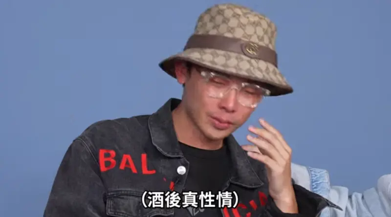 ▲酷炫感嘆學歷差做不到很多事情，忍不住失控淚崩。（圖／《驚奇玩起來》YT）