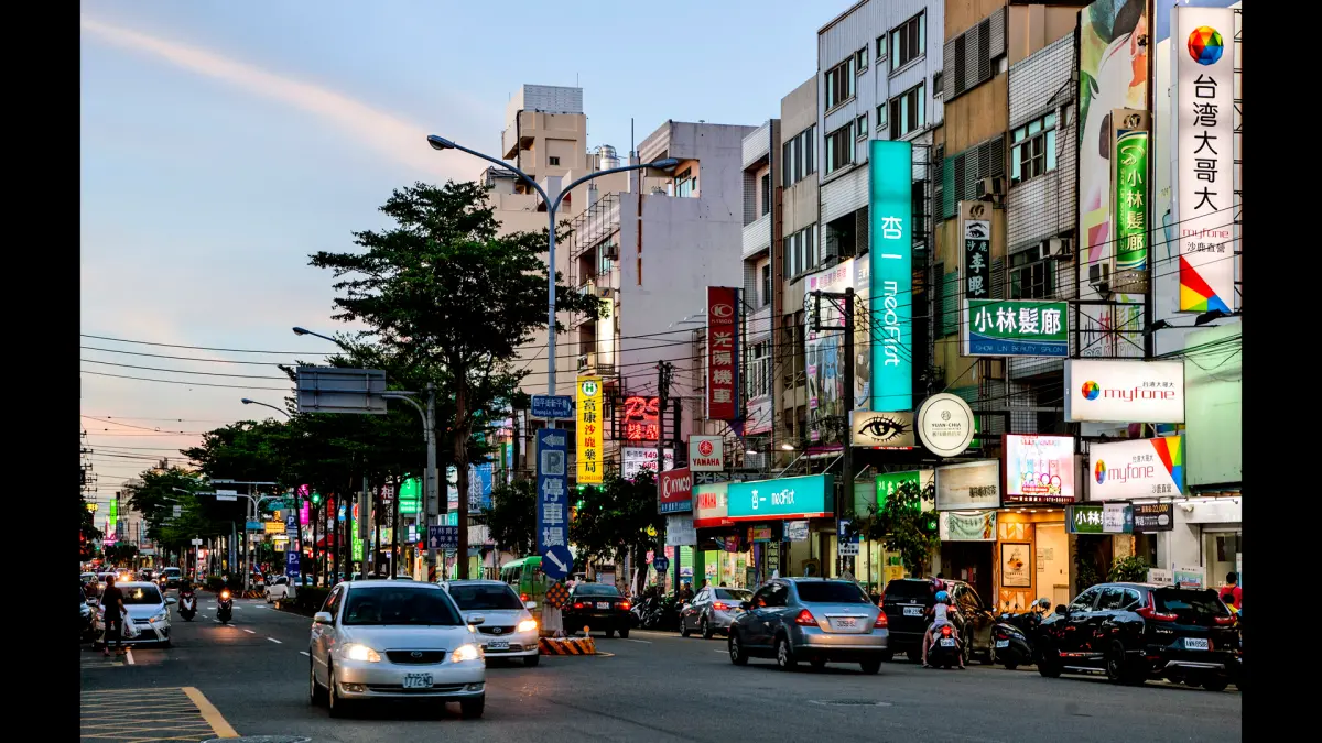 ▲沙鹿除了軌道建設的補漲前景，對置產客很有吸引力，在重劃區只要穿越沙鹿車站，就能直通繁華熱鬧的站前商圈。（圖／品牌提供）