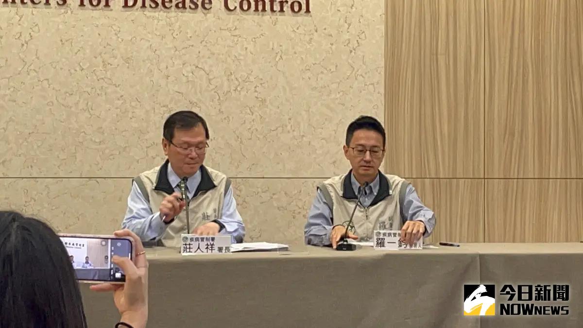 ▲衛福部疾管署長莊人祥出面說明高端疫苗合約簽訂情形，原約定保密期限為合約簽署後5年，今日雙方都同意提前公開。（圖／記者林志怡攝，2024.01.16）