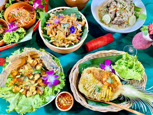 ▲2024推出泰式百花炸蝦、香料咖哩炒鱸魚等全新料理。（圖／記者蕭涵云攝）