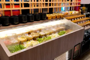 肉之間歡樂吧提供30-34種季節鮮蔬、手工鍋物、8種異國泡麵、19種佐料醬汁,還有哈根達斯冰淇淋,都可吃到飽。(圖/馬辣集團提供) ▲肉之間歡樂吧提供30-34種季節鮮蔬、手工鍋物、8種異國泡麵、19種佐料醬汁,還有哈根達斯冰淇淋,都可吃到飽。(圖/馬辣集團提供)