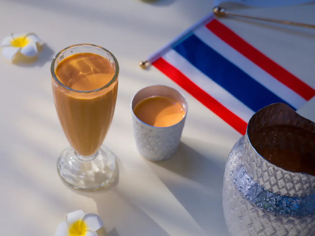 ▲一名中國遊客氣憤地表示泰國按摩師說「台灣不是中國的」，讓小粉紅相當心碎。圖為「手標泰式奶茶」。（圖／報系資料照）