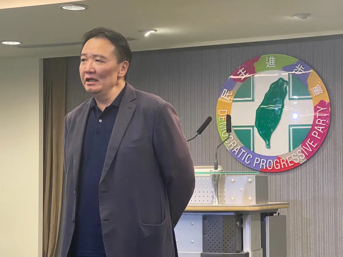 ▲民進黨秘書長許立明今日請辭獲准，特別向媒體表達感謝之意。（圖／記者陳威叡攝，2024.01.17）