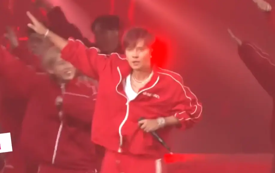 ▲中國各地電視台最近正在舉行春晚彩排，科目三順利攻佔多家春晚表演節目，引發熱議。圖為羅志祥在跨年演唱會上大跳科目三，引起粉絲瘋狂尖叫。（圖／翻攝自網路）