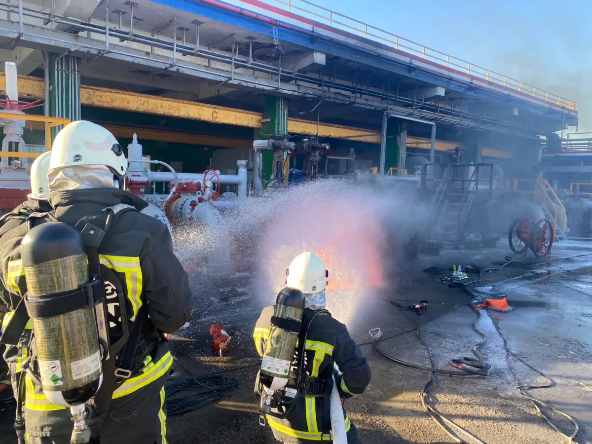 ▲基隆市西33號碼頭今天下午傳出火警。（圖／翻攝畫面）