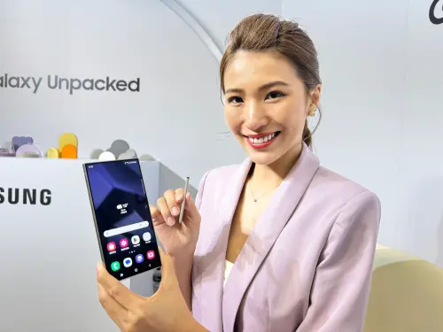 三星GalaxyS24旗艦系列,包含Galaxy S24 UItra、S24+、 S24 共三款機型。(圖/記者周淑萍攝) ▲三星GalaxyS24旗艦系列,包含Galaxy S24 UItra、S24+、 S24 共三款機型。(圖/記者周淑萍攝)