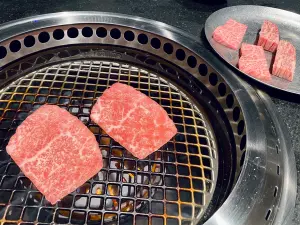 ▲板前中山主打職人板前現場料理的無菜單燒肉，能大啖日本A5和牛。（圖／記者蕭涵云攝）