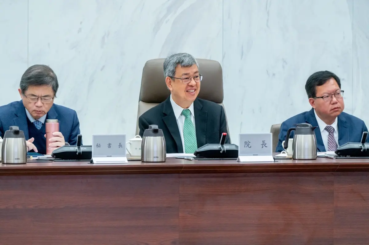 ▲依照憲政慣例陳建仁率領內閣總辭獲慰留至520，喊話行政團隊在最後一哩路不負人民託付繼續拚。（圖／行政院提供）