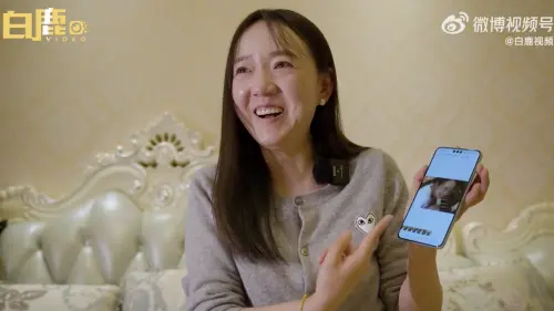▲中國一名鋼琴女老師,因魔性笑聲而被做成迷因爆紅,而她近日接受中國媒體採訪,坦言爆紅後被網暴長達9年。(圖/翻攝自微博) ▲中國一名鋼琴女老師,因魔性笑聲而被做成迷因爆紅,而她近日接受中國媒體採訪,坦言爆紅後被網暴長達9年。(圖/翻攝自微博)